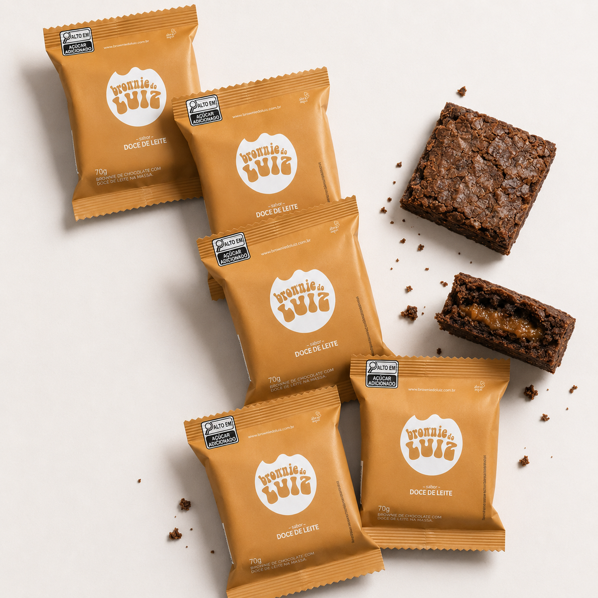 Cinco brownies recheados com doce de leite do Brownie do Luiz em embalagens individuais de 70 g