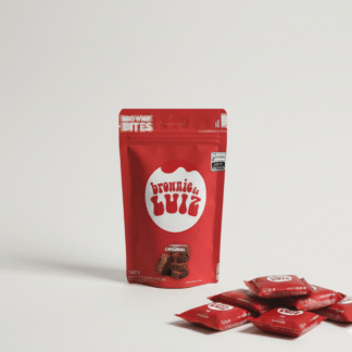 Brownie Bites original 160g do Brownie do Luiz, embalagem vermelha com 8 mini brownies de 20g cada, produto em destaque